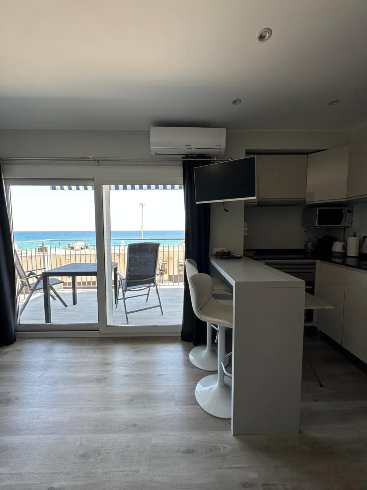 Estudio Con Impresionantes Vistas Al Mar Blanes Εξωτερικό φωτογραφία