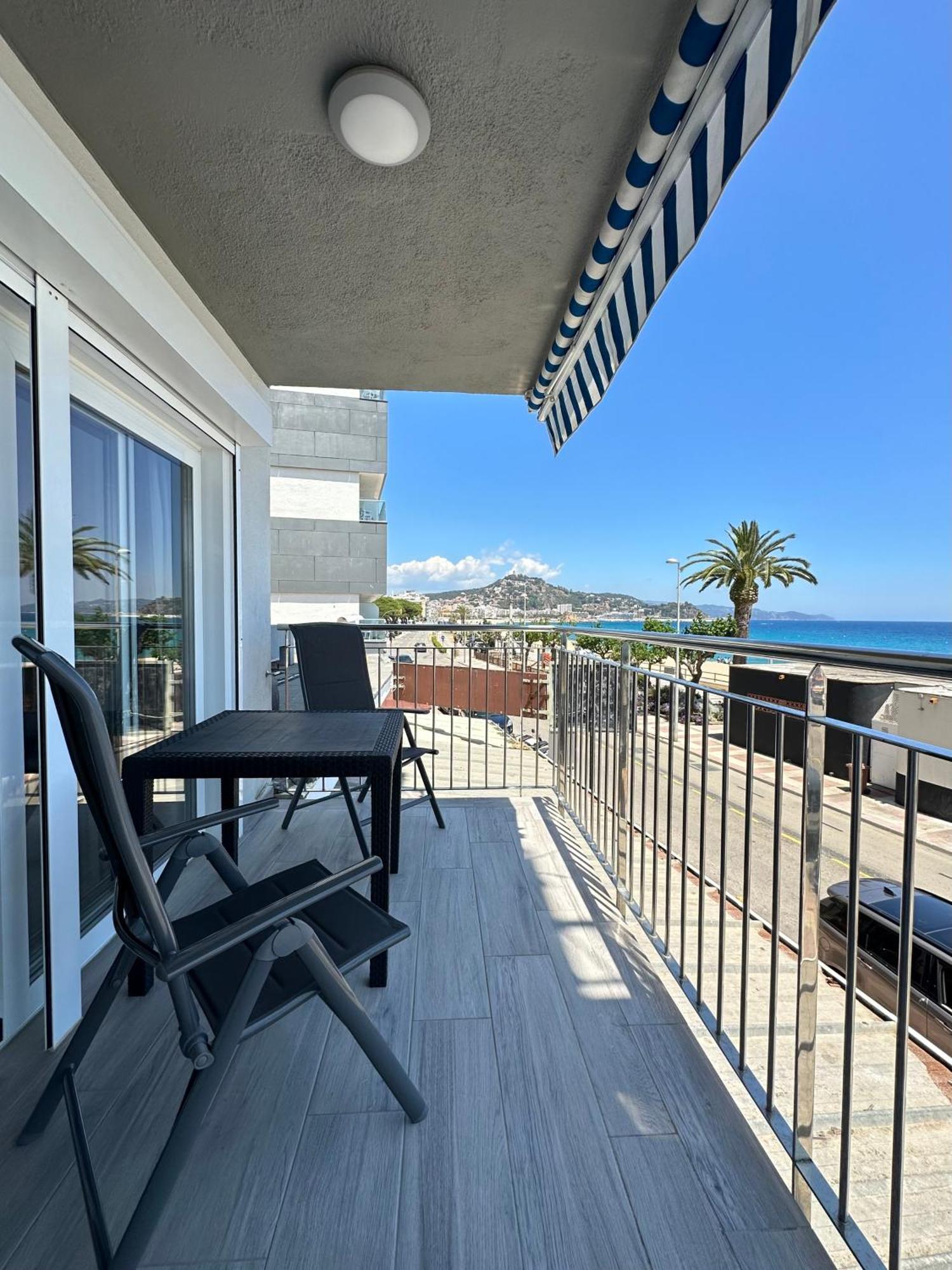 Estudio Con Impresionantes Vistas Al Mar Blanes Εξωτερικό φωτογραφία