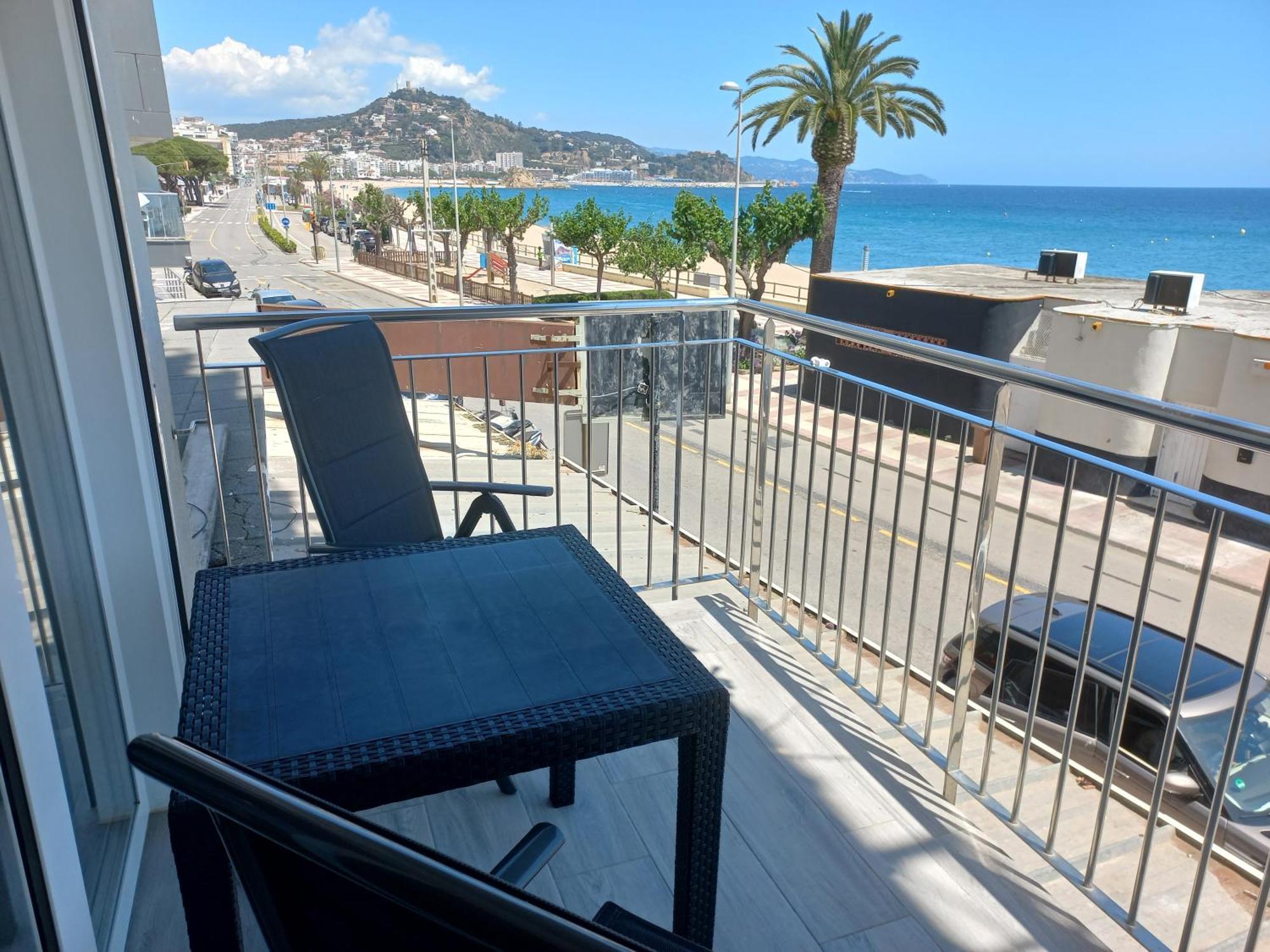 Estudio Con Impresionantes Vistas Al Mar Blanes Εξωτερικό φωτογραφία
